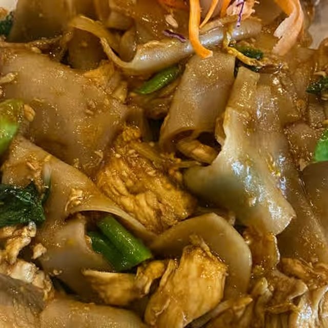 Pad See Eiw / ผัดซีอิ้ว.