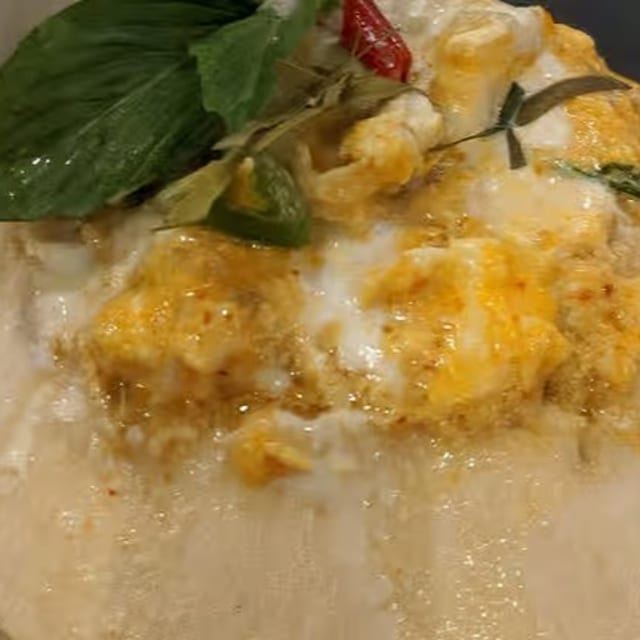 Seafood in Coconut Shell Special / ห่อหมกมะพร้าวอ่อน.